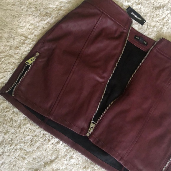Burgundy leather skirt - Picture 2 of 3